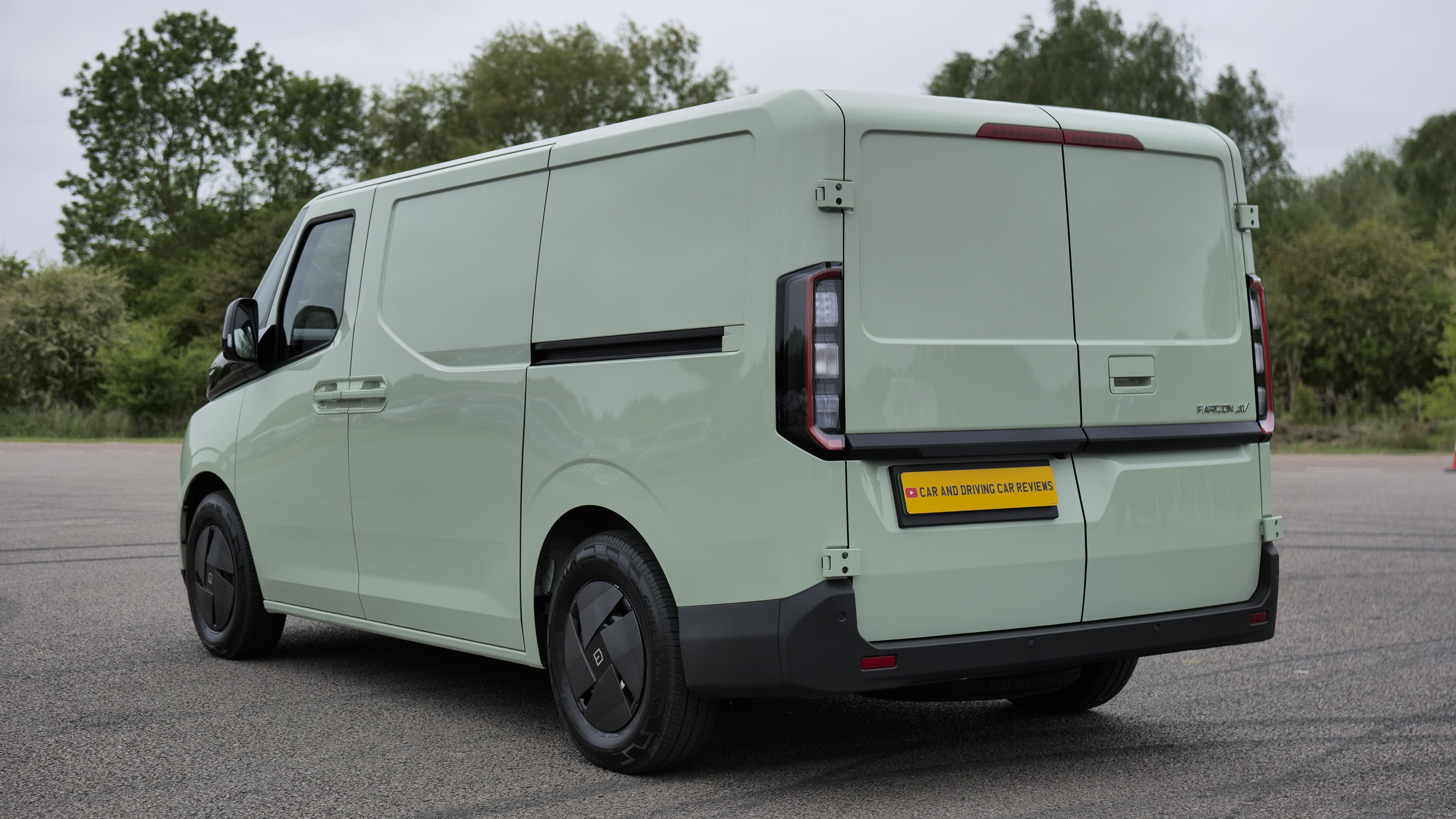 FARIZON SUPERVAN L1 ELECTRIC 170kW 67kWh Core H1 Van Auto